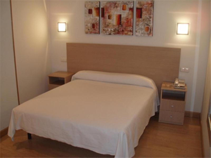 Hostal Francisco Salinas Burgo Habitación foto