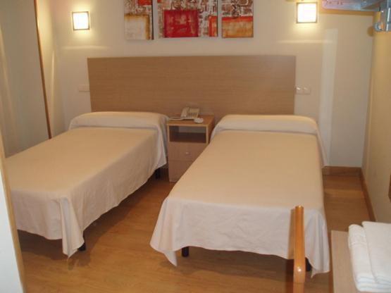 Hostal Francisco Salinas Burgo Habitación foto