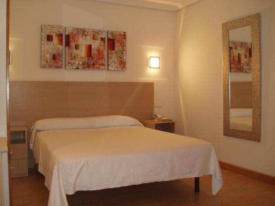Hostal Francisco Salinas Burgo Habitación foto